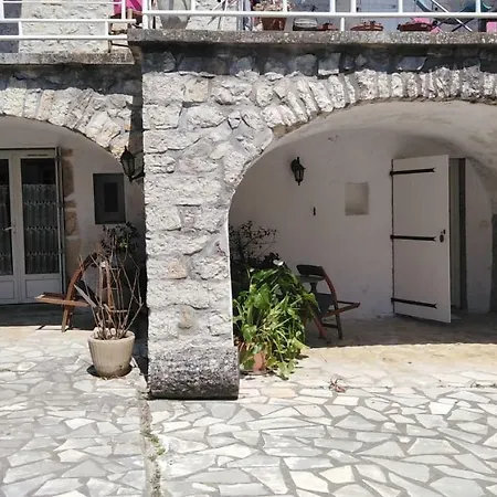 Les Monteils Gasthuis